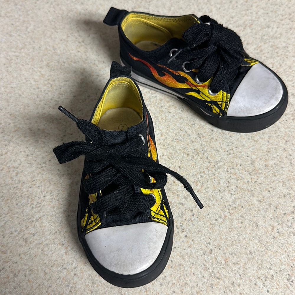 Koala Kids Flames Low Top Sneakers